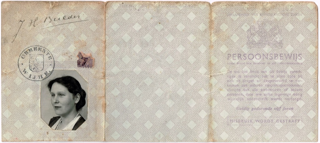 Persoonsbewijs van Jannetta Hendrika Prins-Bulder uit Kampen, verstrekt in Wijhe op 23-06-1941, voorzijde.