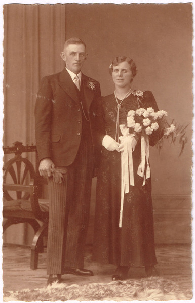 foto van Gerrigje Prins en Hendrik Schutte, getrouwd 14-09-1939.